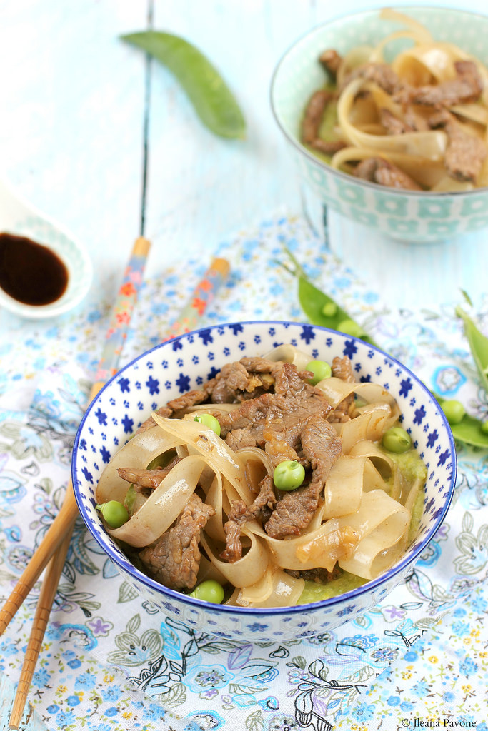 Tagliatelle di riso con straccetti di manzo