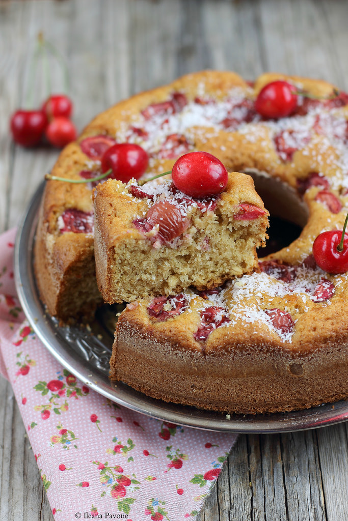 Ciambella alle ciliegie