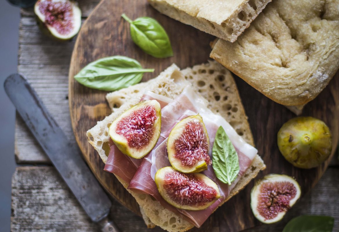 Focaccia con prosciutto e fichi